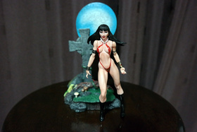 Vampirella figure